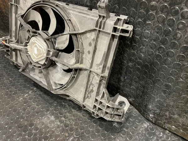 Tesla Kühlerlüfter OEM 1494179-00-B Gebraucht image 7