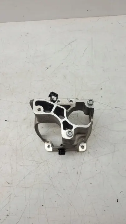 Pieza motor Maserati Ghibli usado OEM 302353 image 2