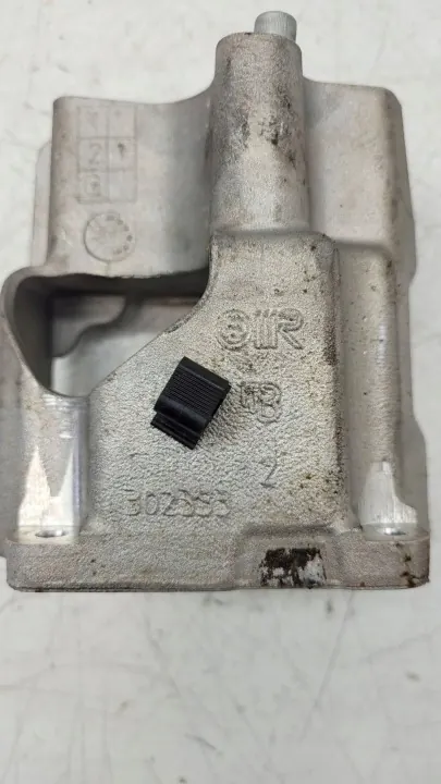 Pieza motor Maserati Ghibli usado OEM 302353 image 4