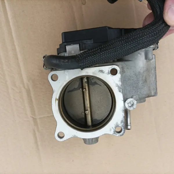Papillon d'air OEM 04893625AB pour Jeep Wrangler JL 2.0T image 6
