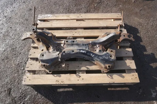 Toyota Auris I achterbalk OEM TOY3377223 - Gebruikt image 2