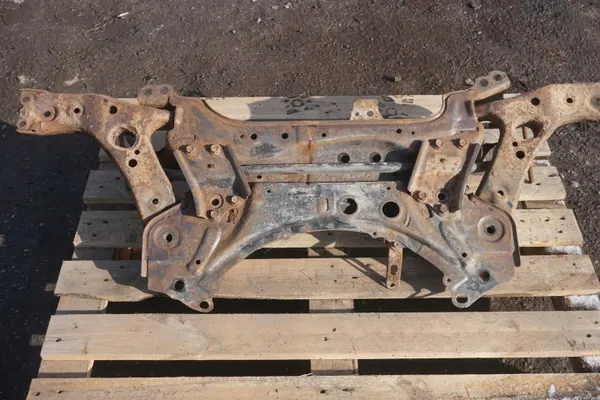 Toyota Auris I achterbalk OEM TOY3377223 - Gebruikt image 5