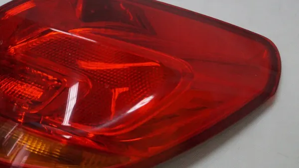 Opel Astra J 2012 Höger Bakljus image 2