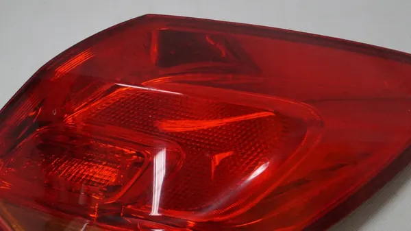 Opel Astra J 2012 Höger Bakljus image 3