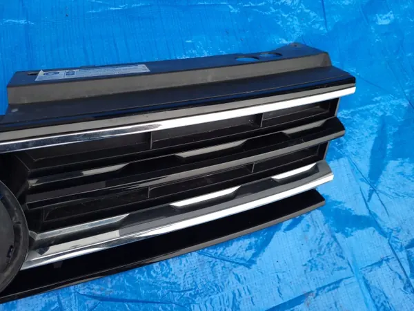 VW Tiguan II framstötrast OEM 5NA853653A image 4