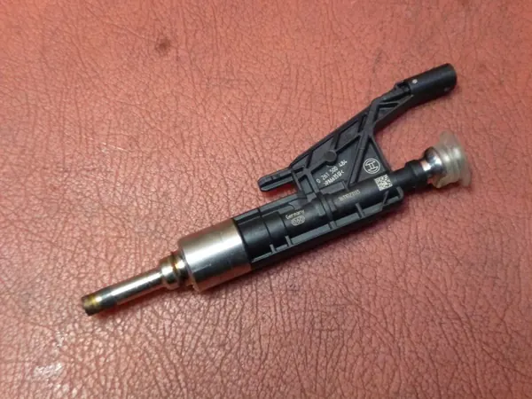 Iniettore BMW F30 230i F32 420i 2.0i 7639990 image 2