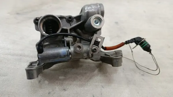 Öljypumppu Volvo V40 OEM 31430089 T2 Bensiini 90kW image 3