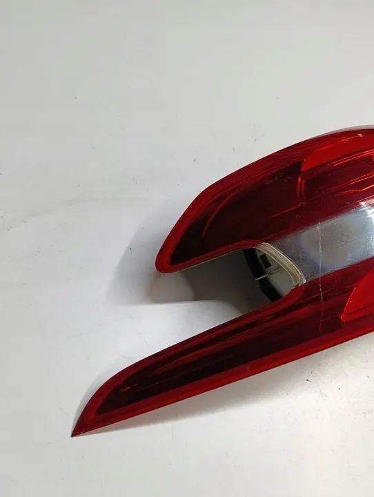 Luz trasera izquierda Peugeot 308 T9 OEM 9678093980 image 2