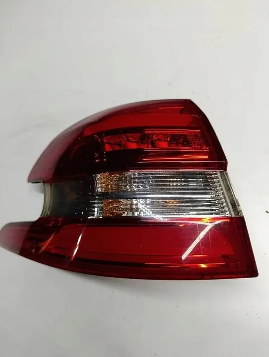 Luz trasera izquierda Peugeot 308 T9 OEM 9678093980 image 3