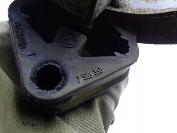 OEM 7585358 GBI_BMW A Avgasfästningsgummi image 3
