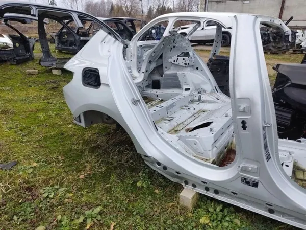 BMW F40 Heck rechts Viertelblech OEM 41219498448 image 5