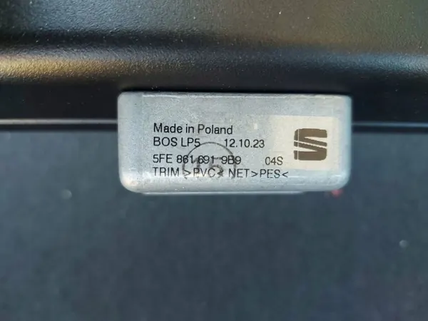 Red de maletero SEAT LEON IV OEM 5FE861691 - Usado image 4