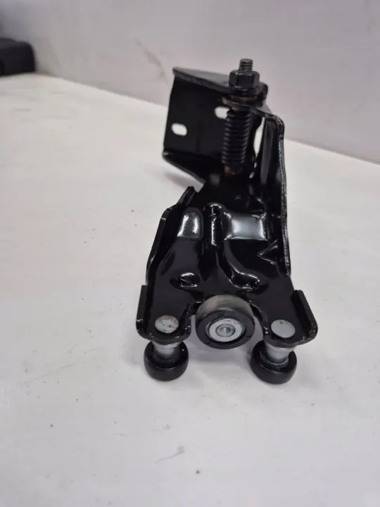 Rouleau de porte coulissante droite OEM 05020672AC image 2