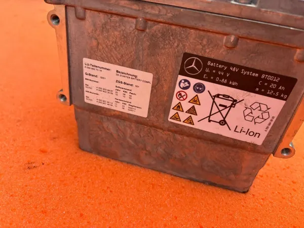 Batería Híbrida Mercedes A0009827016 20Ah Usada image 3