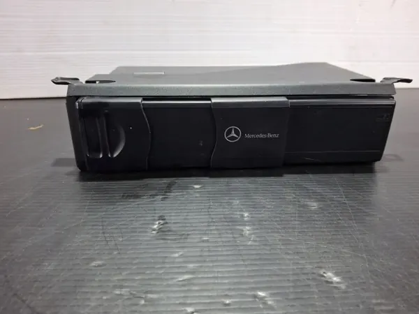 Mercedes CD-byttare OEM A2208274642 för W203/W220 image 2