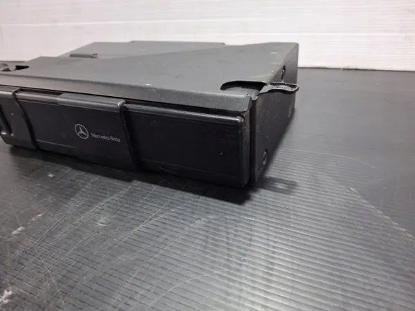 Mercedes CD-byttare OEM A2208274642 för W203/W220 image 3