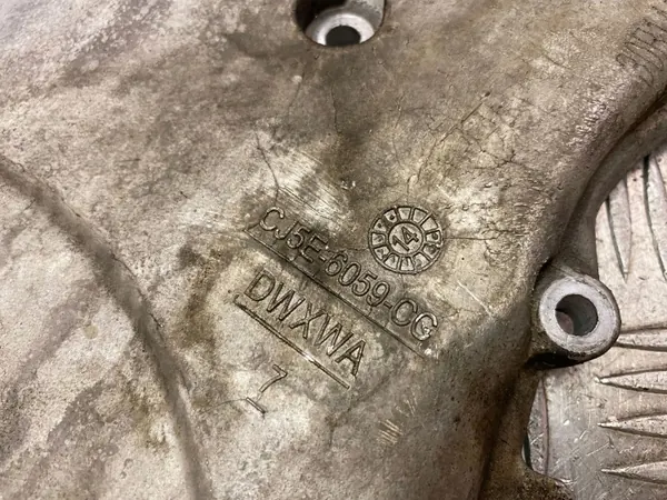 Cubierta de cadena de distribución OEM CJ5E6059CS Ford Mustang VI image 5