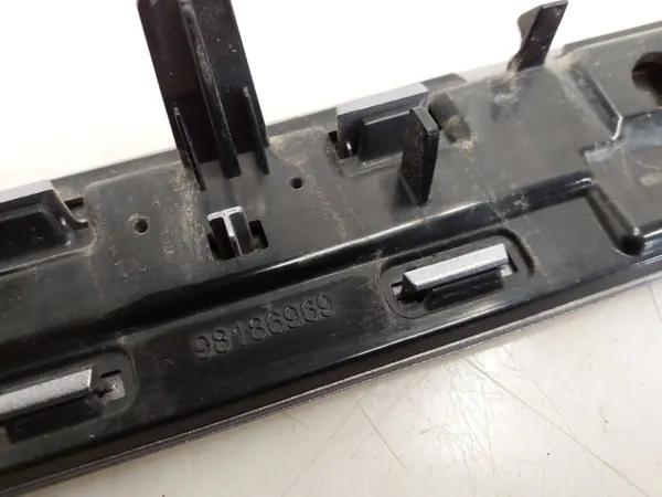 OEM 98186969 Cache Rail Gauche Citroen Berlingo image 8