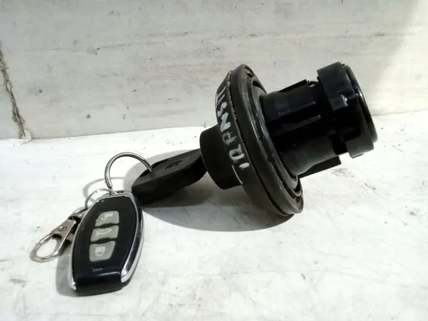 Bouchon de réservoir Ford Transit MK6 + clé OEM image 3