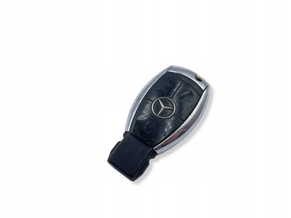 Llave Mercedes OEM UHP2265 - 3 Botones Plata Usada image 3