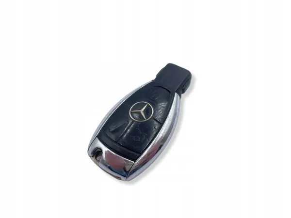 Llave Mercedes OEM UHP2265 - 3 Botones Plata Usada image 5