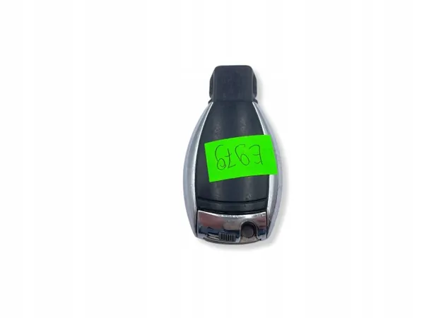 Llave Mercedes OEM UHP2265 - 3 Botones Plata Usada image 6
