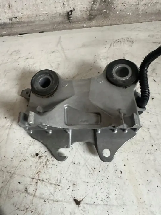 Renault 5 E-Tech Motorfäste OEM 112219123R image 3