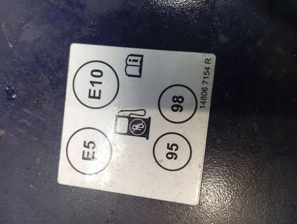 Dacia Duster II bränslelucka OEM 148067154R - Begagnad image 3
