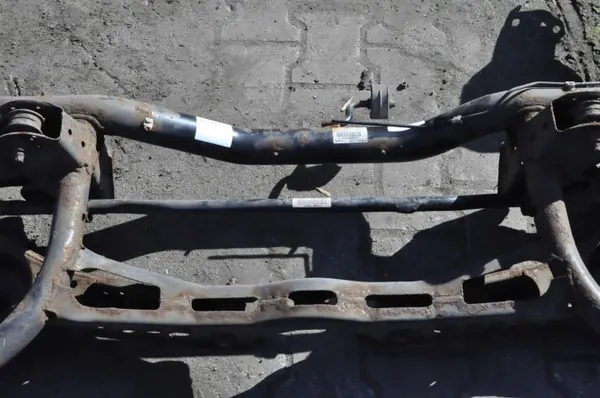 Poutre suspension arrière Audi Q3 8U OEM 5N0505315S image 4