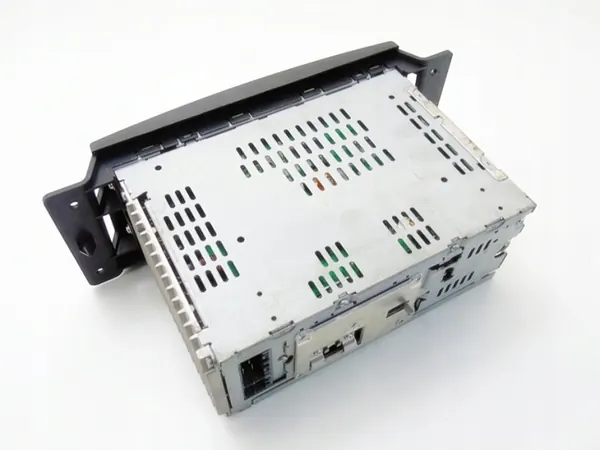 Radio CD MP3 OEM P05094564AE pour Chrysler Pacifica image 6