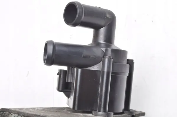 VOLVO V60 II S60 III Vattenpump 31368042 image 3