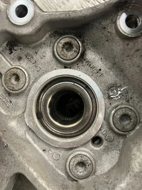 Volvo XC90 2018 Achterwielnaaf OEM P31658319 image 4