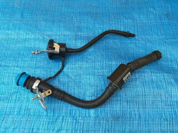 Bouchon AdBlue OEM A2534700126 pour Mercedes GLC image 2