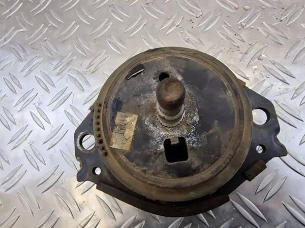 2015 Jeep Grand Cherokee Engine Mount 68110951AC image 2