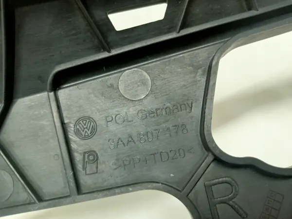 VW Passat B7 Scivolo di montaggio paraurti anteriore destro 3AA807178 image 3