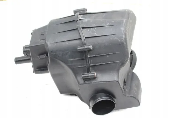 Audi A8 Ilmansuodatin Kotelo OEM 4H0133824AB Käytetty image 3