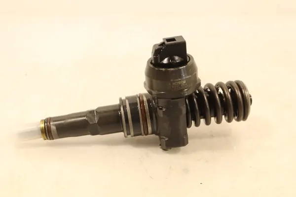 Audi A3 8L 1.9TDI Ruiskutin OEM 0414720039 image 3