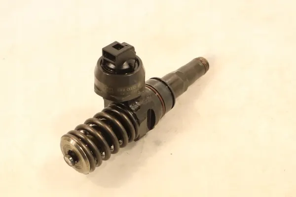 Audi A3 8L 1.9TDI Ruiskutin OEM 0414720039 image 5
