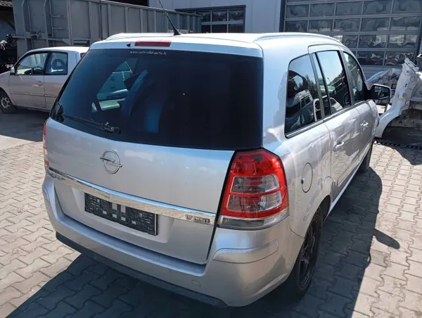 ZAFIRABROLETA Taka matkatavaratelin Opel Zafira B:lle image 7