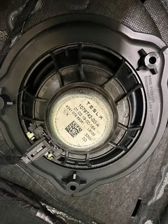 Tesla Model 3 kofferbakplank OEM 109045200NVV image 5