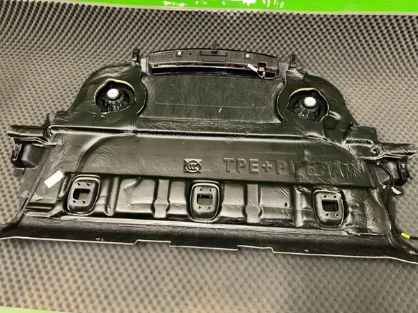 Tesla Model 3 kofferbakplank OEM 109045200NVV image 9