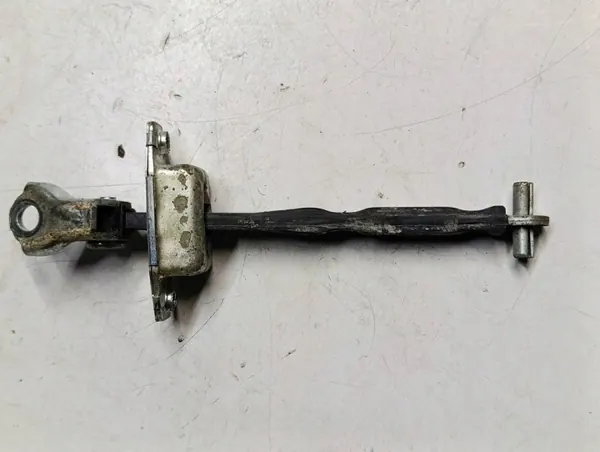 Batente de porta Suzuki SX4 S-Cross OEM A3284WA8F Dianteiro direito image 3