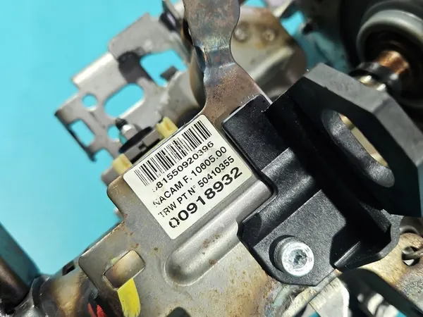 Bomba de Direção Assistida Renault Clio III 1.5 DCI OEM 8200937939-A image 3