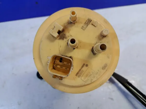 Bomba de combustível Volvo XC90 I 2.4L 2006 OEM 31305187 image 3