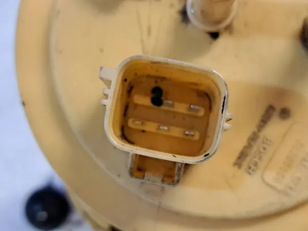 Bomba de combustível Volvo XC90 I 2.4L 2006 OEM 31305187 image 4