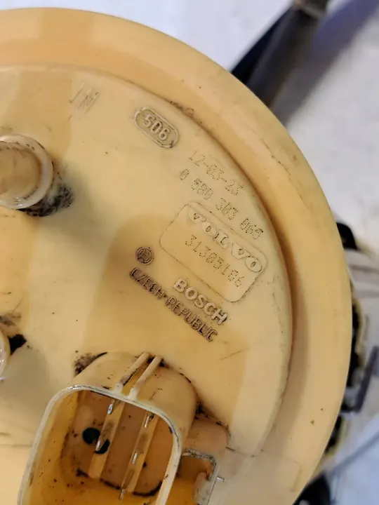 Bomba de combustível Volvo XC90 I 2.4L 2006 OEM 31305187 image 5