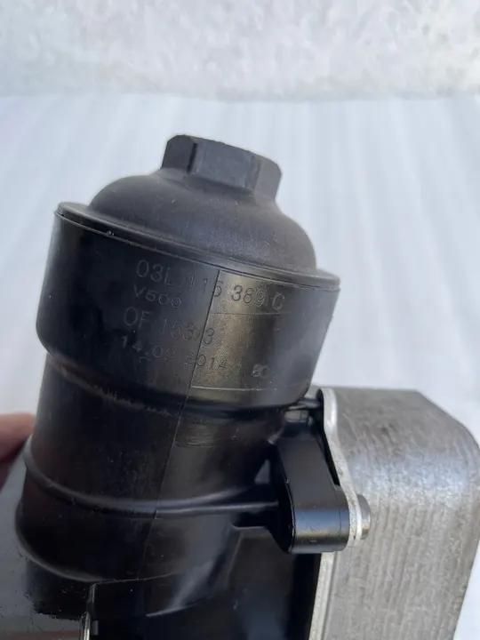 Oljefilterbas VW Golf VI Passat B6 Sharan 03L115389C image 4