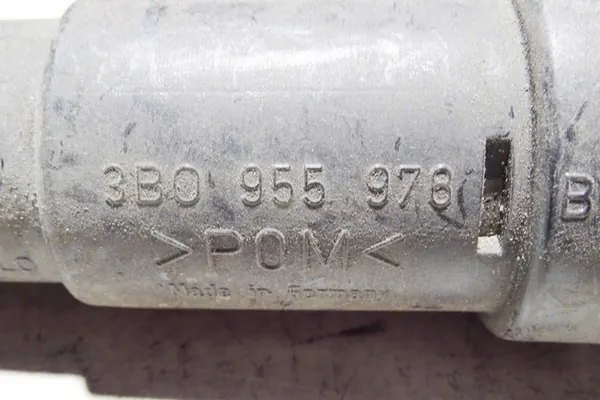 Right Headlight Washer VW PASSAT B5 3B0955978B image 2