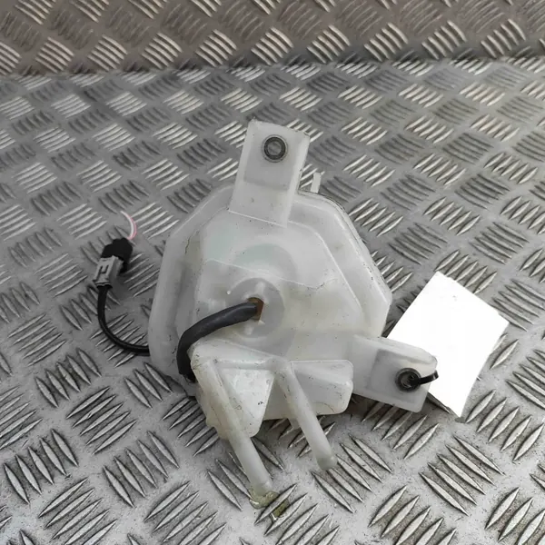 Remvloeistofreservoir OEM 4722047070 voor Toyota Prius+ image 4
