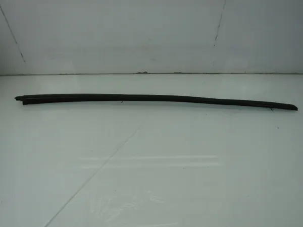 Escobilla del limpiaparabrisas delantera derecha Honda OEM image 2